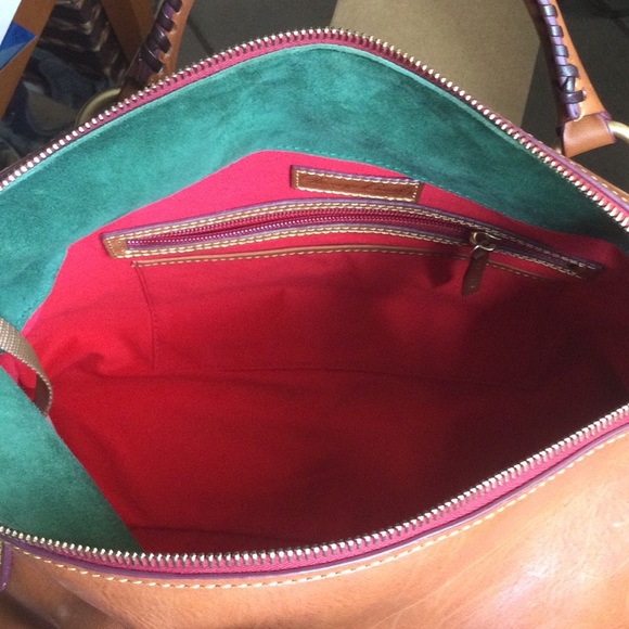 ❤️❤️❤️MAJOR CLEARANCE❤️❤️❤️Dooney & Burke Medium Satchel in Natural. Like New 🎁 - Picture 5 of 11